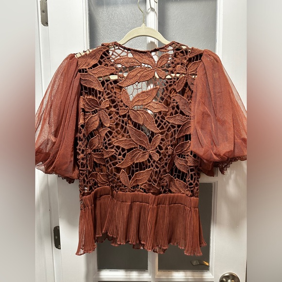 Haute Monde Lace Top - Picture 4 of 8